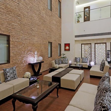 Hotel Ds Clarks Inn Gurgaon Bagian luar foto