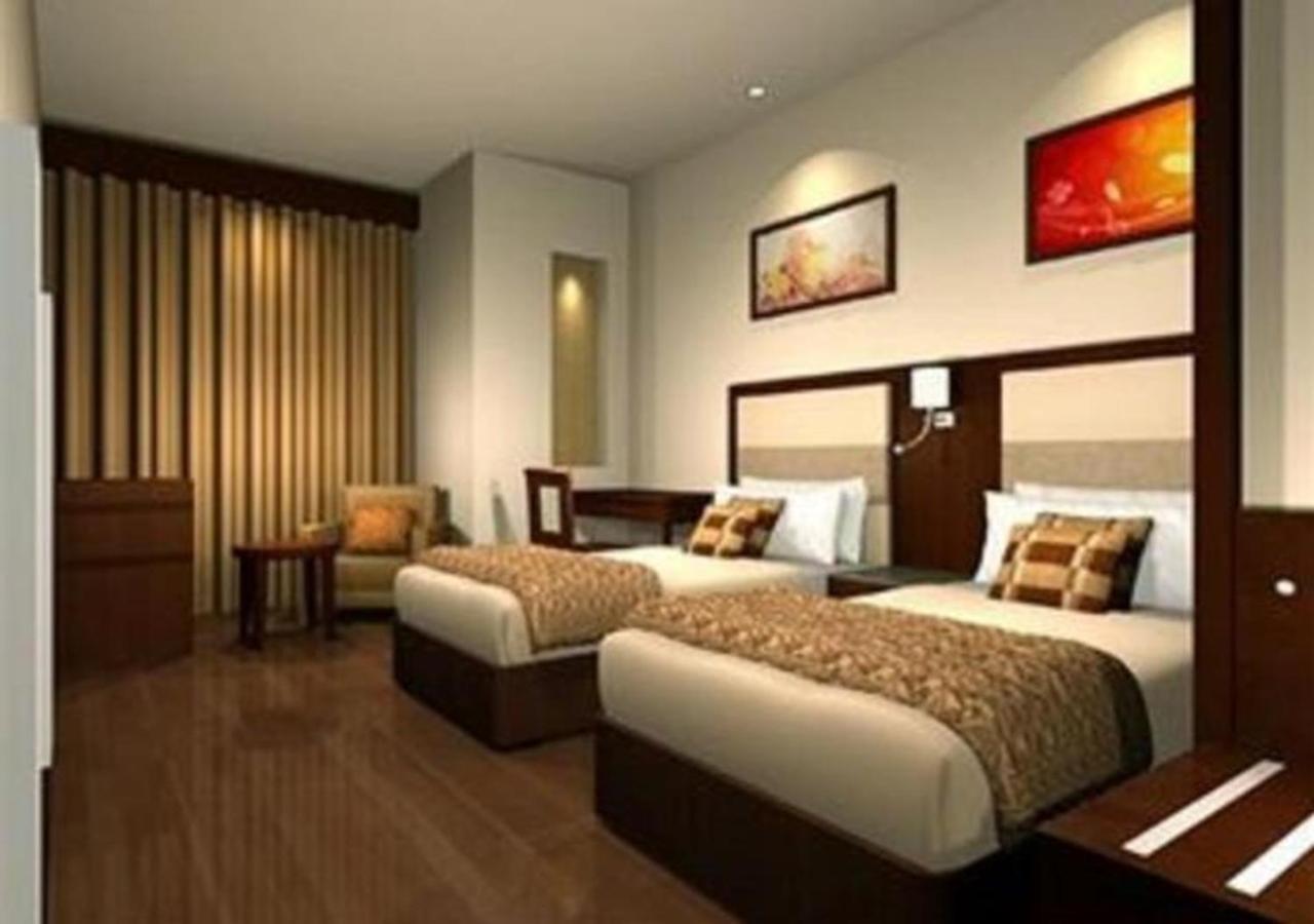 Hotel Ds Clarks Inn Gurgaon Bagian luar foto