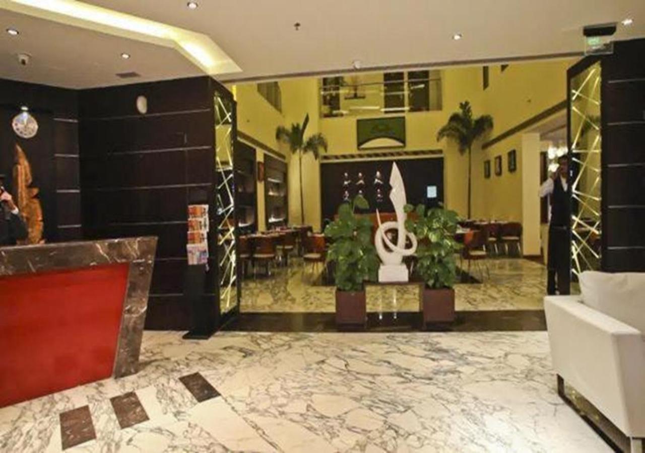 Hotel Ds Clarks Inn Gurgaon Bagian luar foto