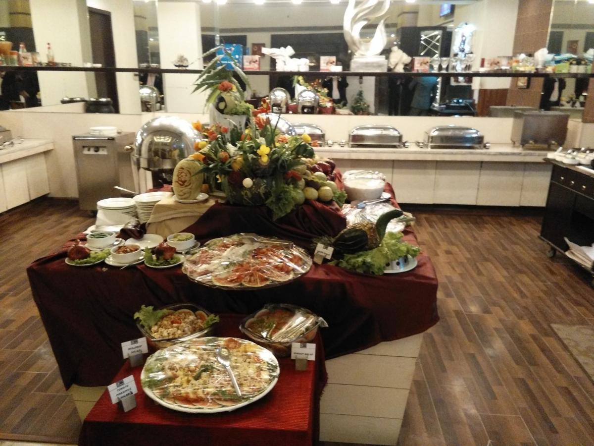 Hotel Ds Clarks Inn Gurgaon Bagian luar foto