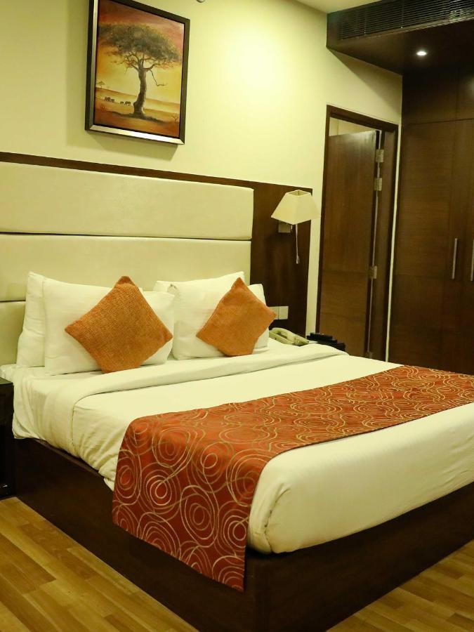 Hotel Ds Clarks Inn Gurgaon Bagian luar foto
