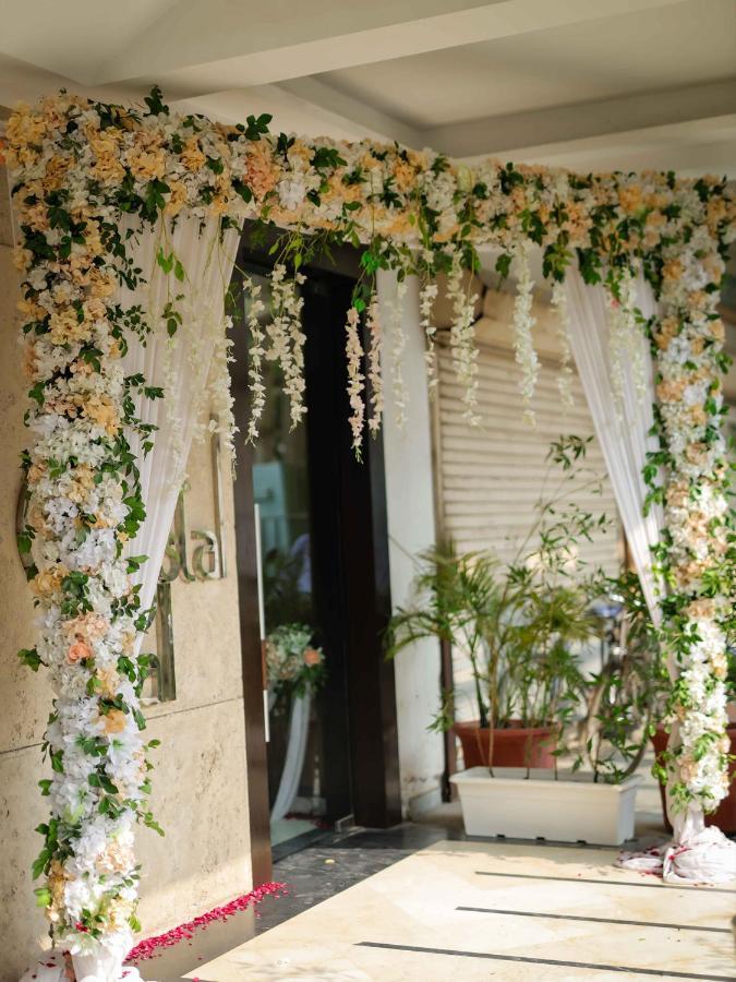 Hotel Ds Clarks Inn Gurgaon Bagian luar foto