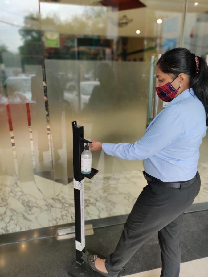 Hotel Ds Clarks Inn Gurgaon Bagian luar foto