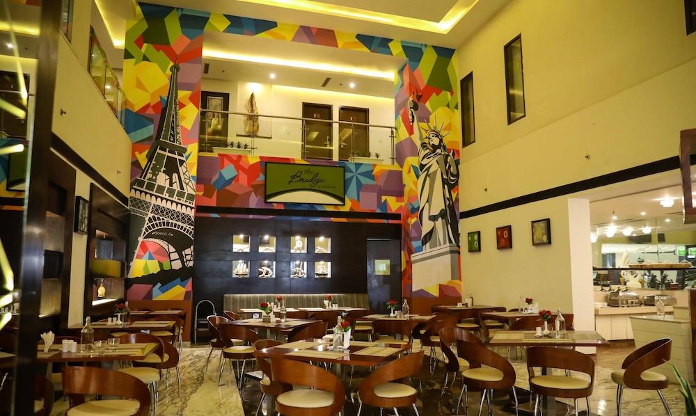 Hotel Ds Clarks Inn Gurgaon Bagian luar foto