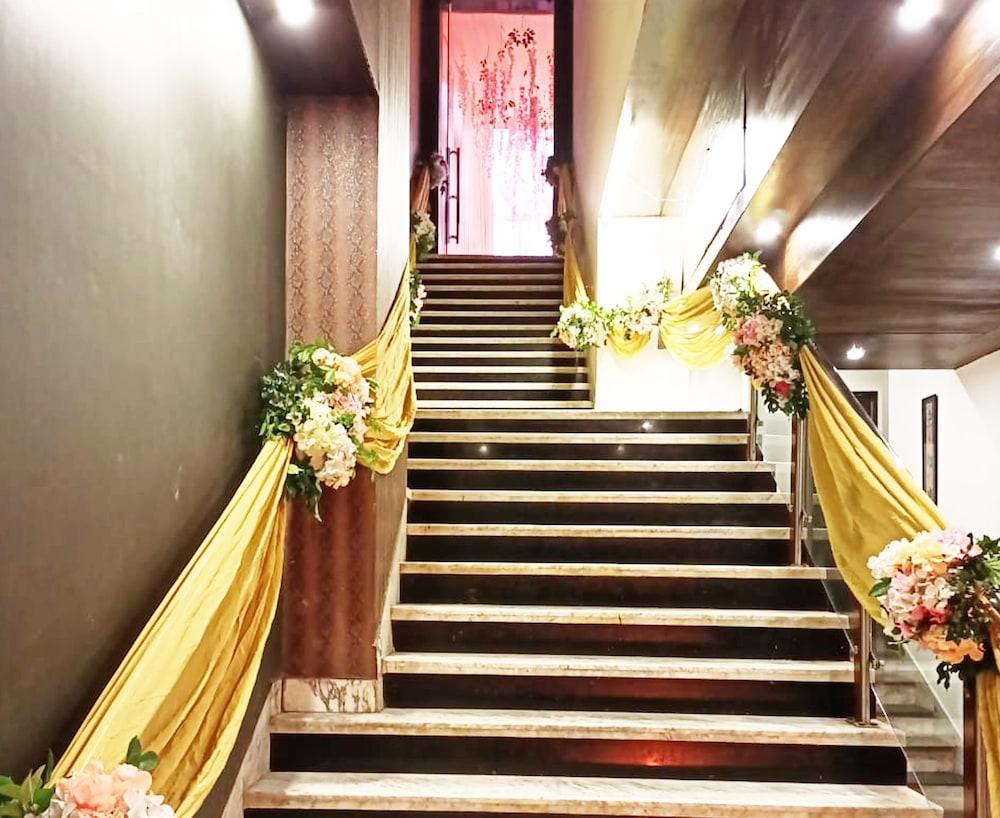 Hotel Ds Clarks Inn Gurgaon Bagian luar foto